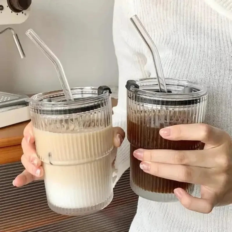 Mini mug en verre réutilisable avec paille pour hydratation quotidienne | La Gourde