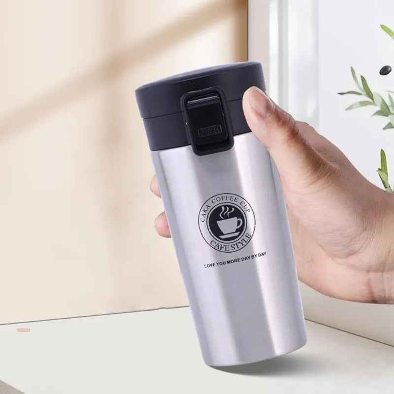 Mug Gris 380 ml nomade et réutilisable, conçu pour conserver le café chaud et les boissons froides plus longtemps | La Gourde
