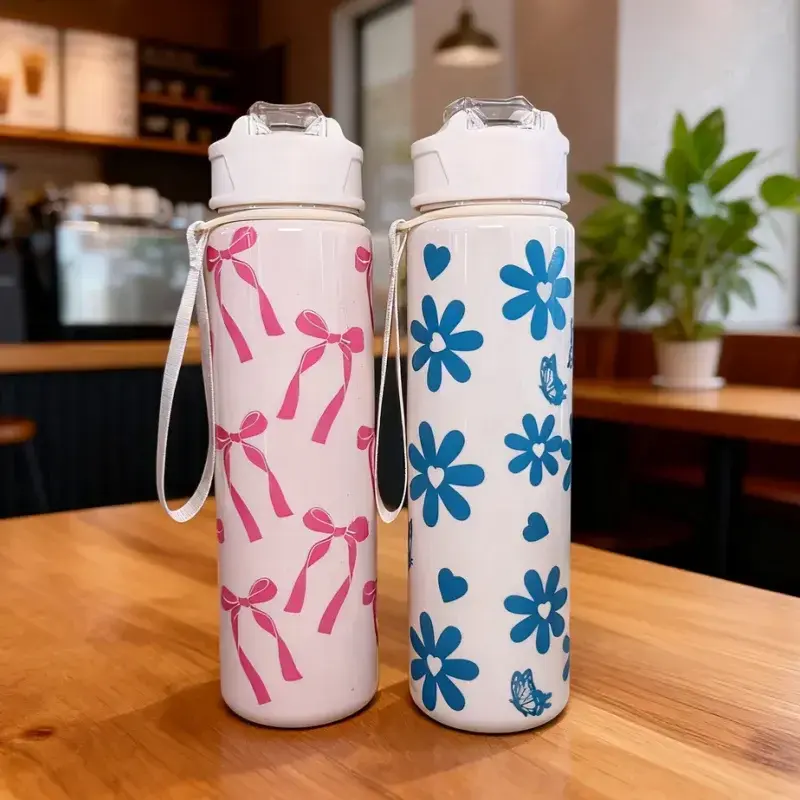 Gourde 750 ml Sport avec sangle de transport pour déplacements sportifs
