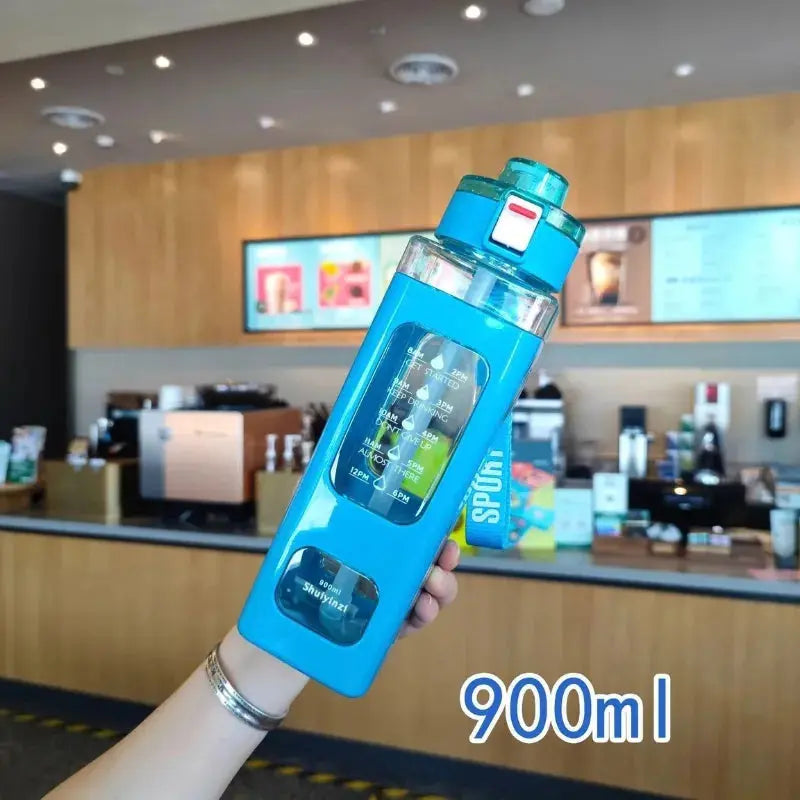 
Gourde d'Eau Carrée 900 ml avec paille pour boire facilement pendant l'entraînement