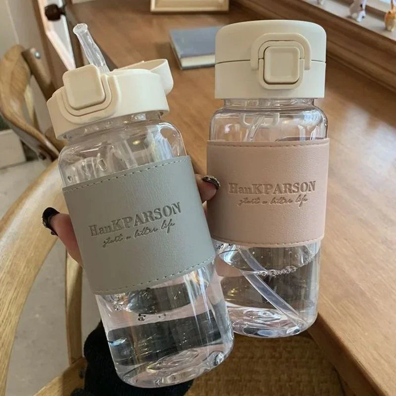 Gourde plastique transparente avec paille pour hydratation quotidienne  | La Gourde ®