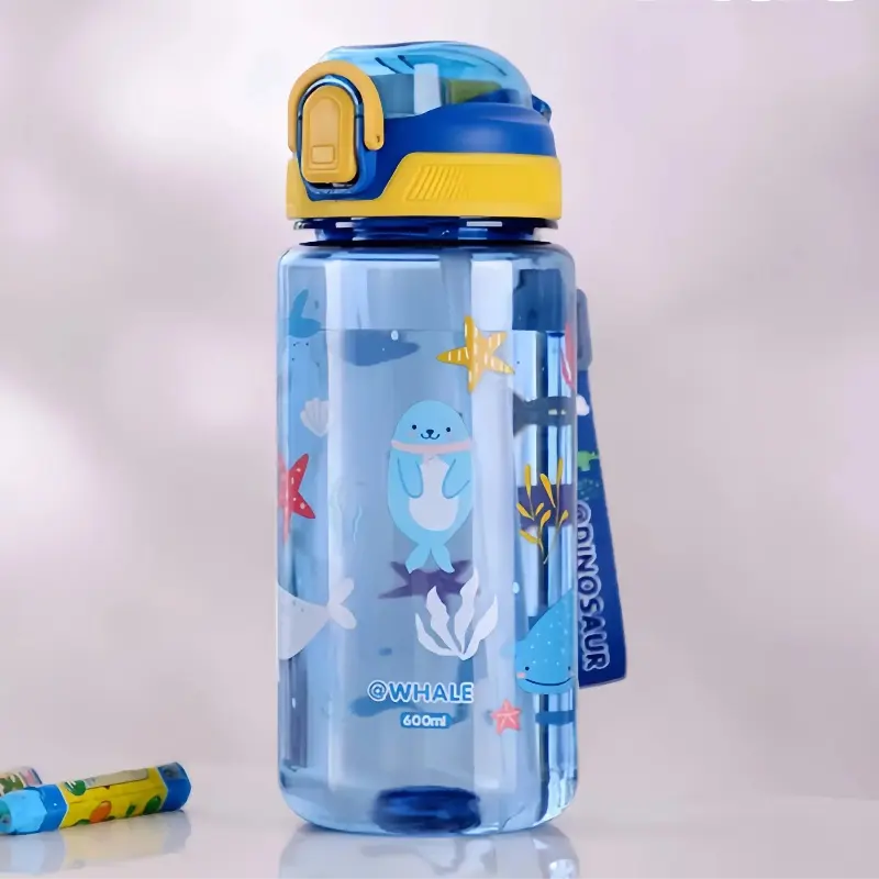 Gourde En plastique transparente 600 ml avec paille en silicone, bouteille d’eau enfant pour activités extérieures.
Une bouteille de 600 ml adaptée aux sorties et journées en plein air.