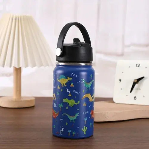 Gourde Inox Enfant Avec Paille 12oz isotherme 350 ml avec motif animaux pour fille et garçon.
Bouteille inox enfant avec paille et motif animaux, idéale pour accompagner les journées scolaires.