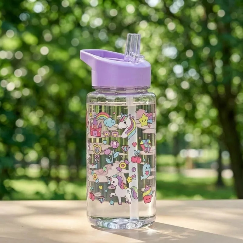 Gourde enfant sans BPA avec design licorne coloré, offrant une hydratation pratique et sécurisée pour les enfants à l’école, à la maison ou en déplacement. | La Gourde