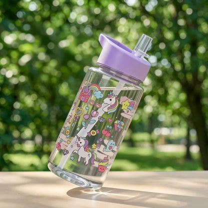 Gourde enfant sans BPA avec design licorne coloré, offrant une hydratation pratique et sécurisée pour les enfants à l’école, à la maison ou en déplacement. | La Gourde