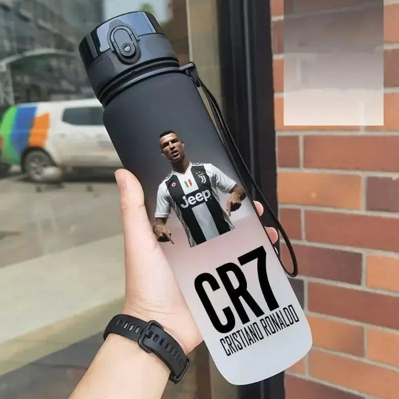 
Gourde Sport Football Cristiano Ronaldo (CR7), bouteille sport football, gourde légère, randonnée | La Gourde®