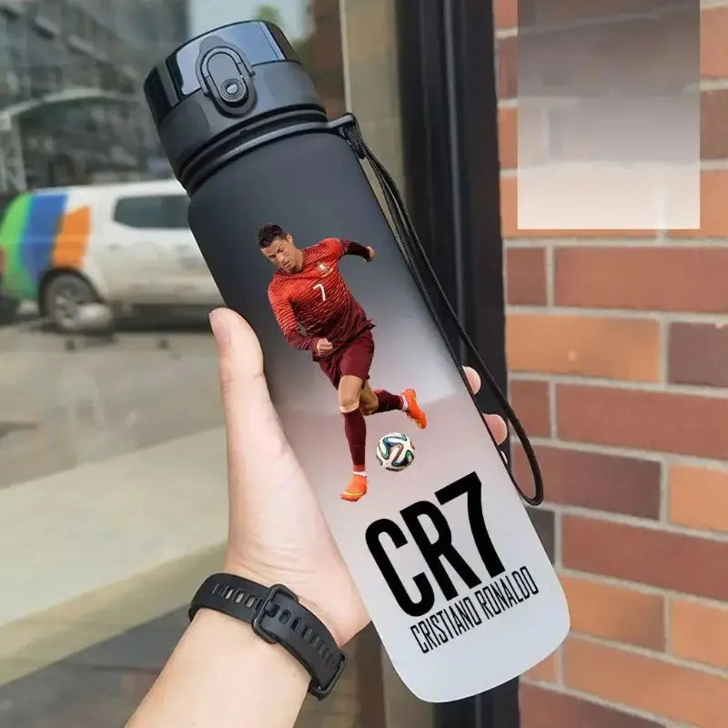 Gourde Sport Football Cristiano Ronaldo (CR7), gourde plastique sans BPA, football enfant, loisirs | La Gourde®