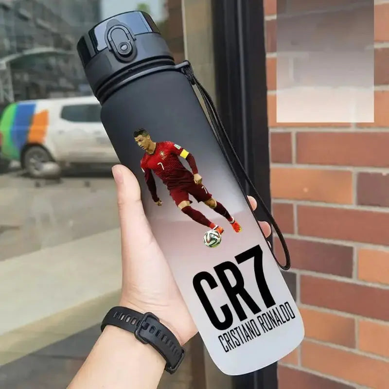 Gourde Sport Football Cristiano Ronaldo (CR7), gourde pour jeune footballeur, cadeau anniversaire | La Gourde®