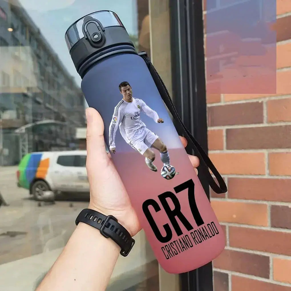 Gourde Sport Football Legends Cristiano Ronaldo (CR7), Gourde Kids, bouteille d'eau football, sport enfant | La Gourde®