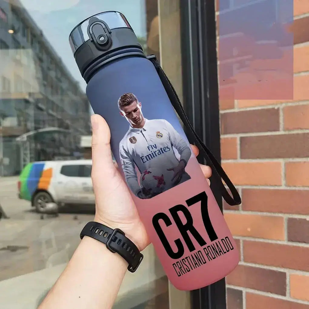Gourde Sport Football Legends Cristiano Ronaldo (CR7), Gourde de Sport, bouteille anti-fuite, football junior | La Gourde®