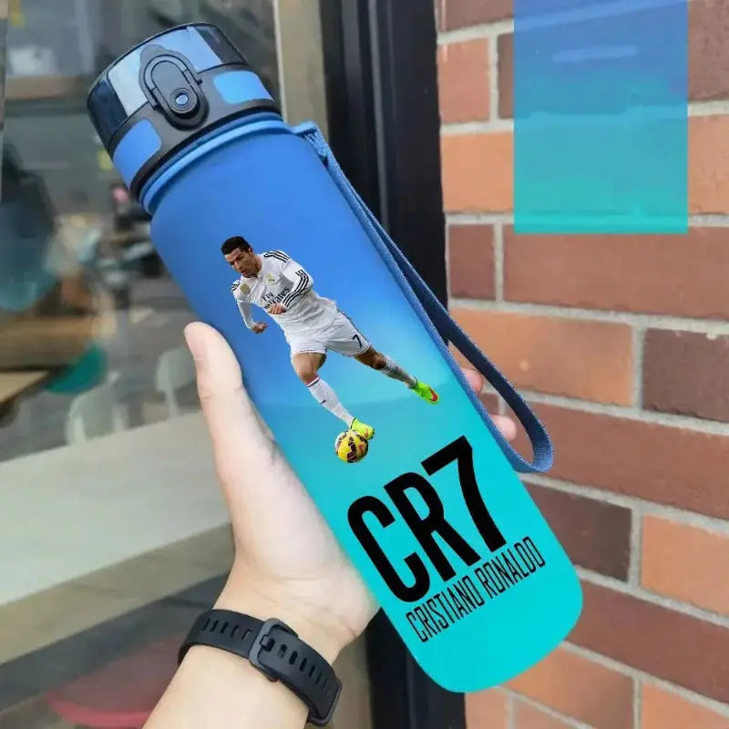 Gourde Sport Football Star Cristiano Ronaldo CR7, Gourde Football 650 ml, bouteille enfant, hydratation | La Gourde®