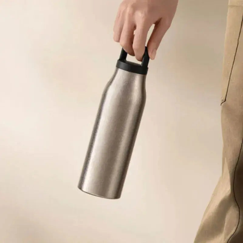 
Gourde Titane Avec Poignée 450 ml légère et résistante