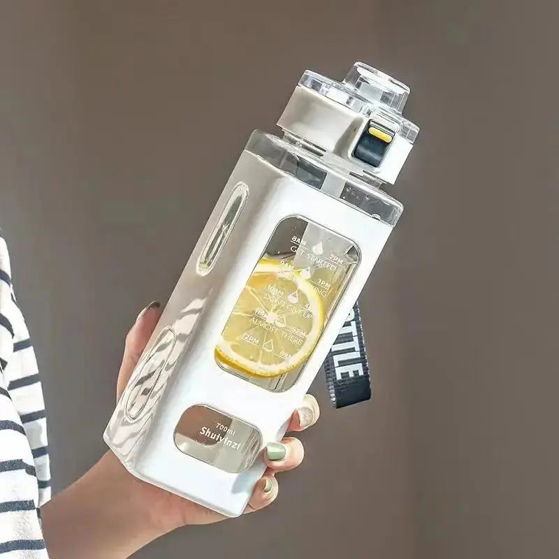 Gourde d'Eau Carrée 900 ml format généreux pour activités sportives et plein air