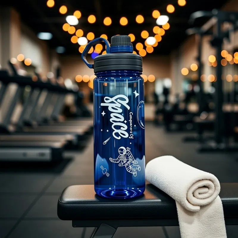 Gourde fitness grande capacité 1.1 litre avec graduations visibles, parfaite pour suivre ses objectifs de consommation d’eau et améliorer ses performances sportives lors des entraînements intensifs. | La Gourde