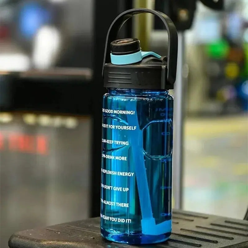 Gourde d'Eau Motivation Avec Paille Bleu 1,5 L pour salle de sport, parfaite pour musculation et fitness. | La Gourde