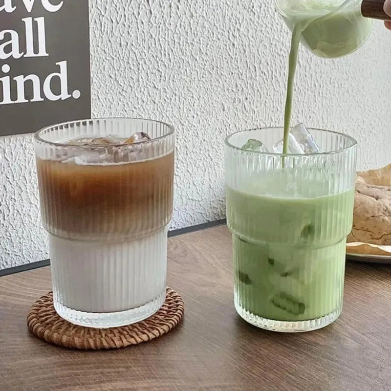 tasse en verre transparente élégante avec paille pour pause café stylée maison bureau réseau social instagram | La Gourde