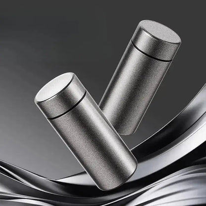 Gourde isotherme titane 500 ml avec accessoire infuseur à thé