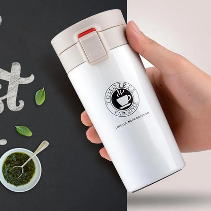 Mug Blanche 380 ml travel mug réutilisable avec design moderne, parfait pour maintenir la température des boissons plus longtemps | La Gourde