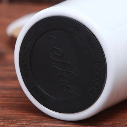 Nomade Cup Blanche 380 ml avec isolation thermique longue durée, mug de voyage pratique pour une utilisation quotidienne | La Gourde