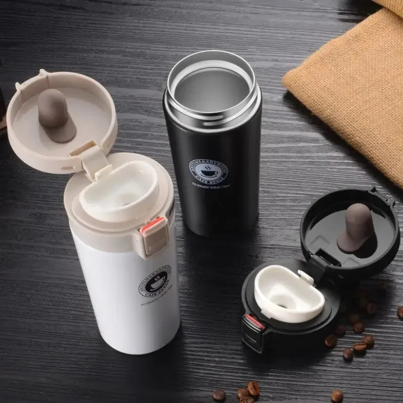 Mug Blanche 380 ml de voyage avec finition élégante, travel mug isotherme idéal pour un mode de vie actif et moderne | La Gourde