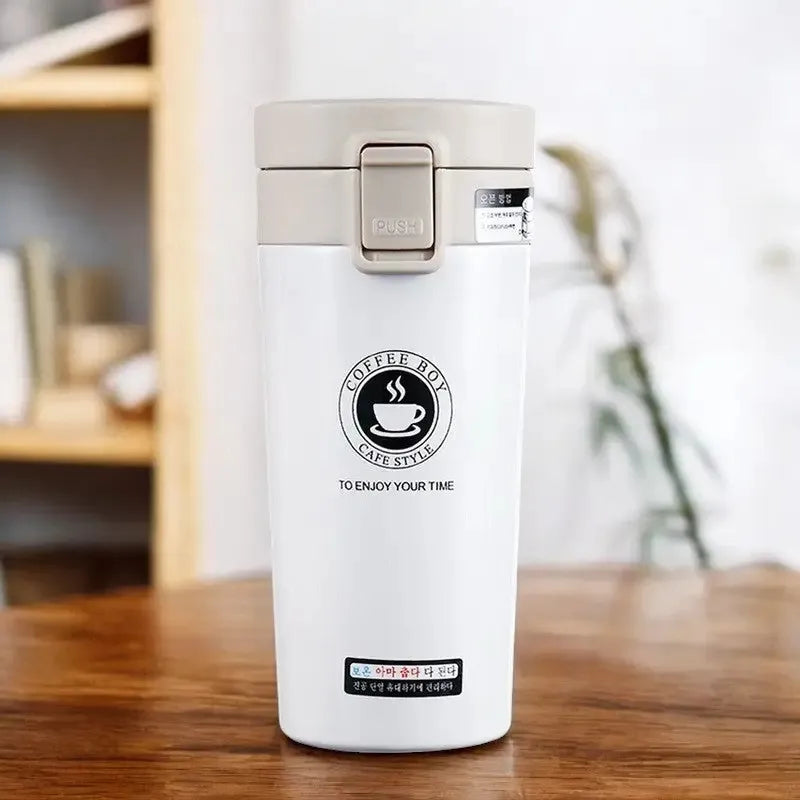 Vue de face du Mug Blanche 380 ml Nomade Cup, mug isotherme de voyage conçu pour accompagner toutes vos journées | La Gourde