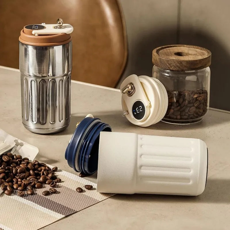 Smart Mug Argent 450ML La Gourde avec technologie d'affichage LED tactile, tasse connectée premium pour infusion, thé et boissons thermiques.
