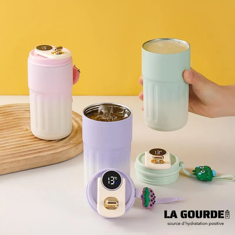 Tasse Connectée Vert 450ML La Gourde en acier inoxydable avec écran tactile de température, idéale pour conserver les boissons chaudes plus longtemps.