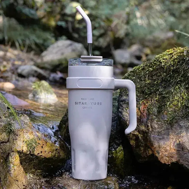 
Travel Mug Avec Paille En Inox avec poignée ergonomique pour transport confortable