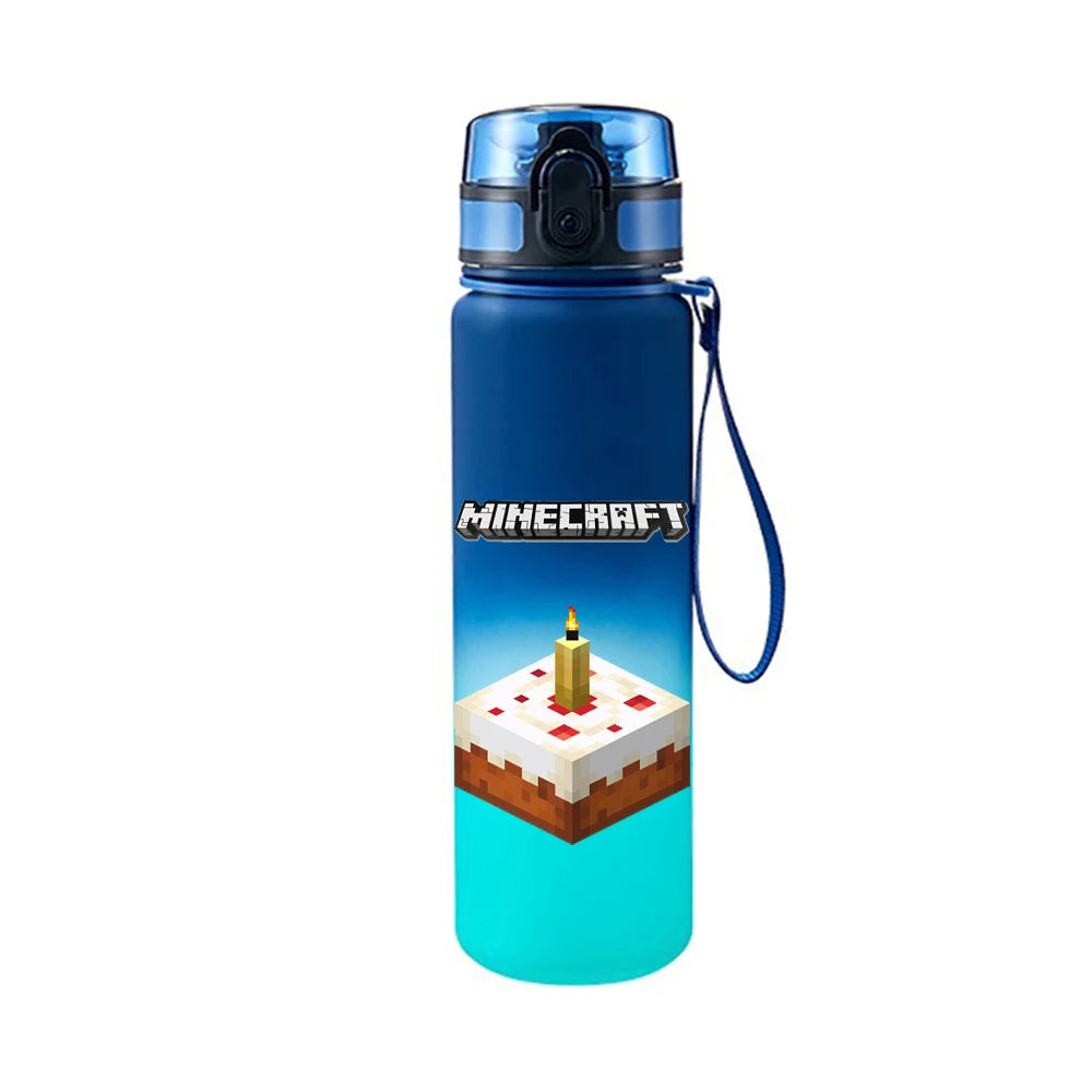 Gourde Minecraft 650 ml prête à offrir comme cadeau aux passionnés de l'univers Minecraft.
